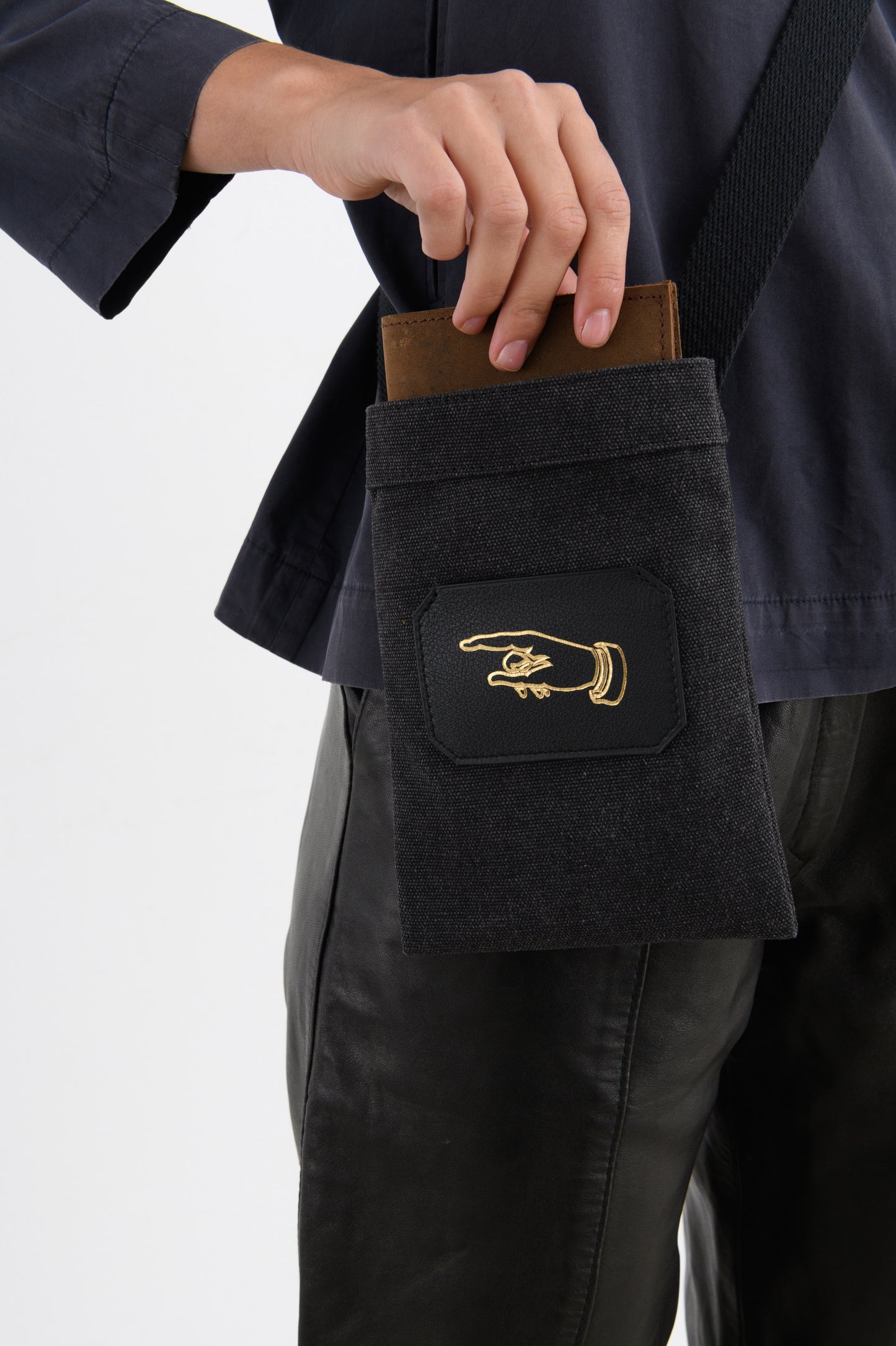 POCKET TOTE